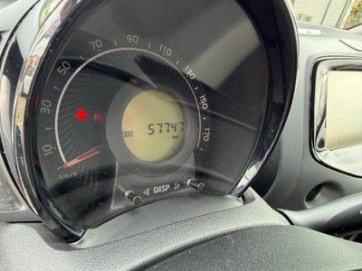 Toyota Aygo Connect 1.0 VVT-i 72 CV 5 porte x-cool (9)