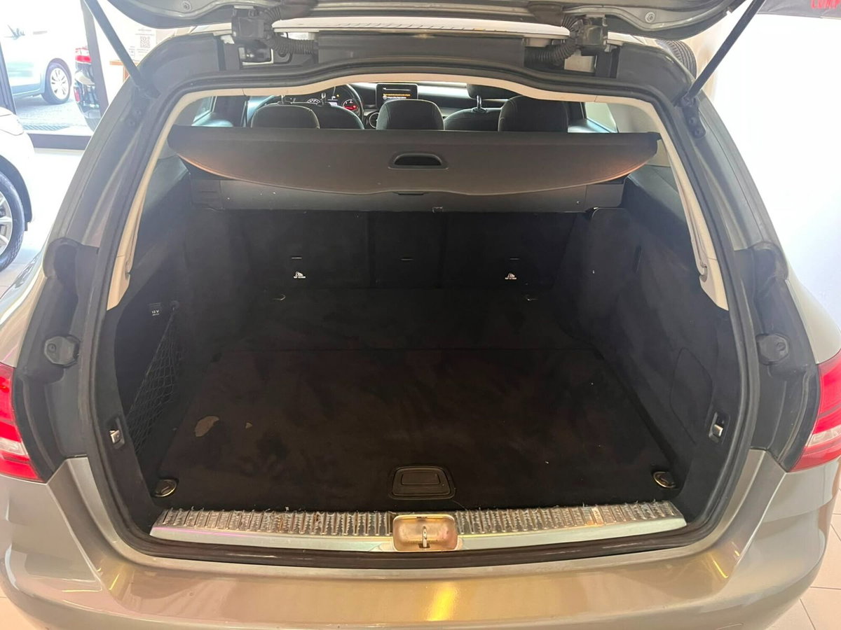 Mercedes-Benz Classe C Station Wagon 200 d Premium (13)