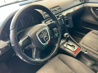 Audi A4 Avant 2.0 16V TDI (8)