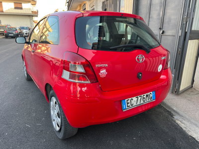Toyota Yaris 1.0 3 porte (2)