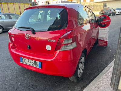 Toyota Yaris 1.0 3 porte (4)
