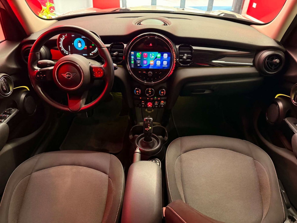 MINI Mini 1.5 Cooper Business 5 porte (8)