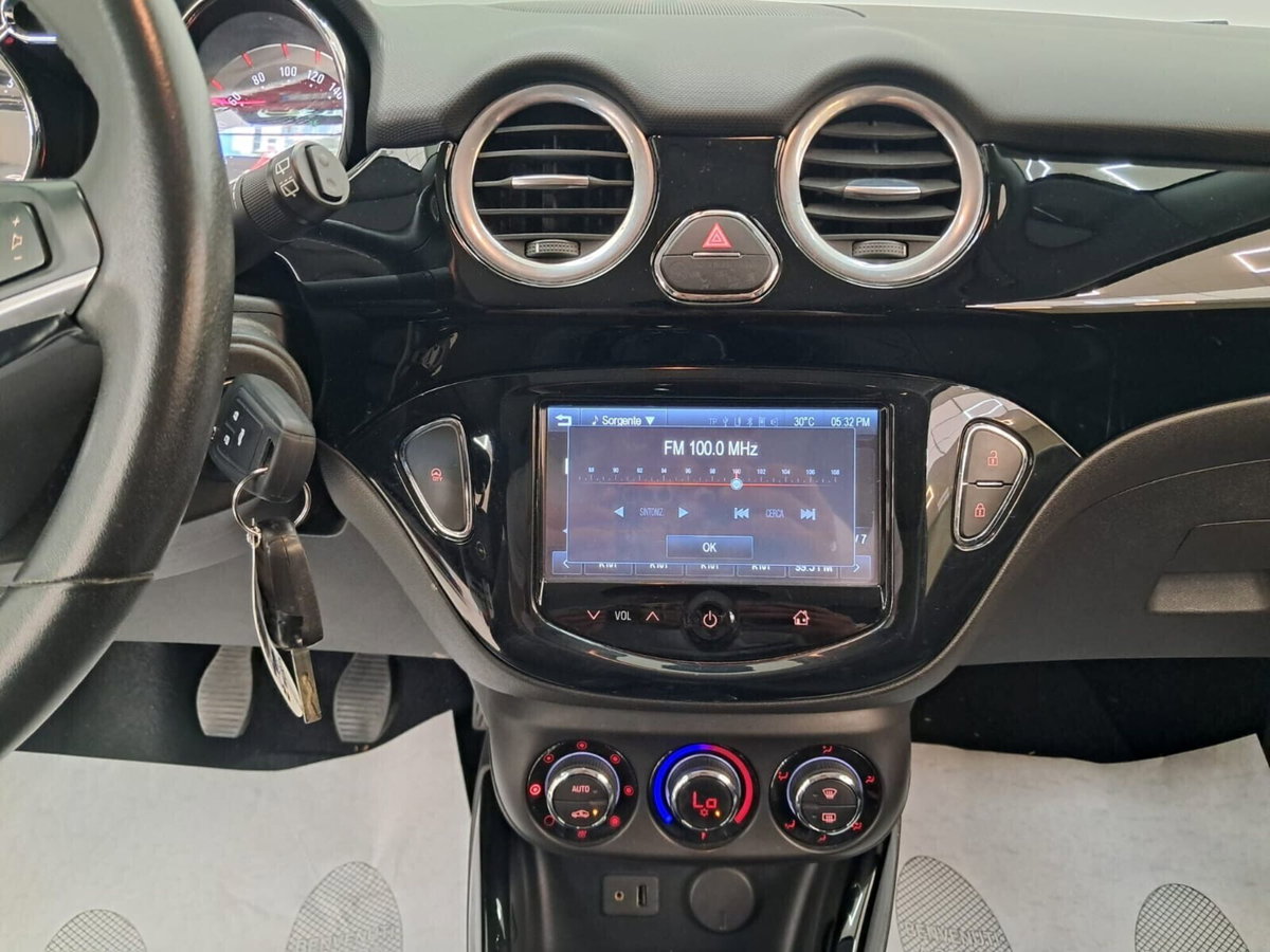 Opel Adam 1.2 70 CV VR/46 Limited Edition (14)