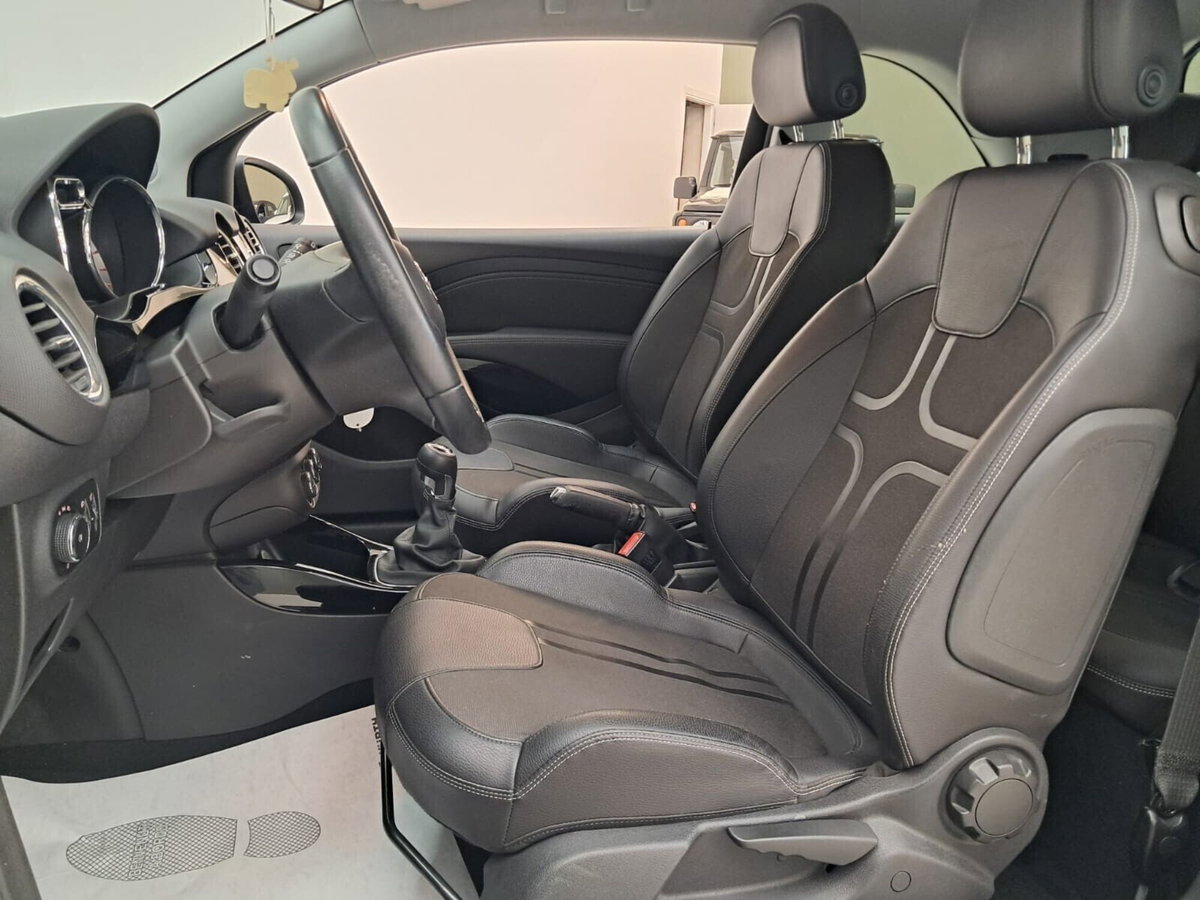 Opel Adam 1.2 70 CV VR/46 Limited Edition (9)