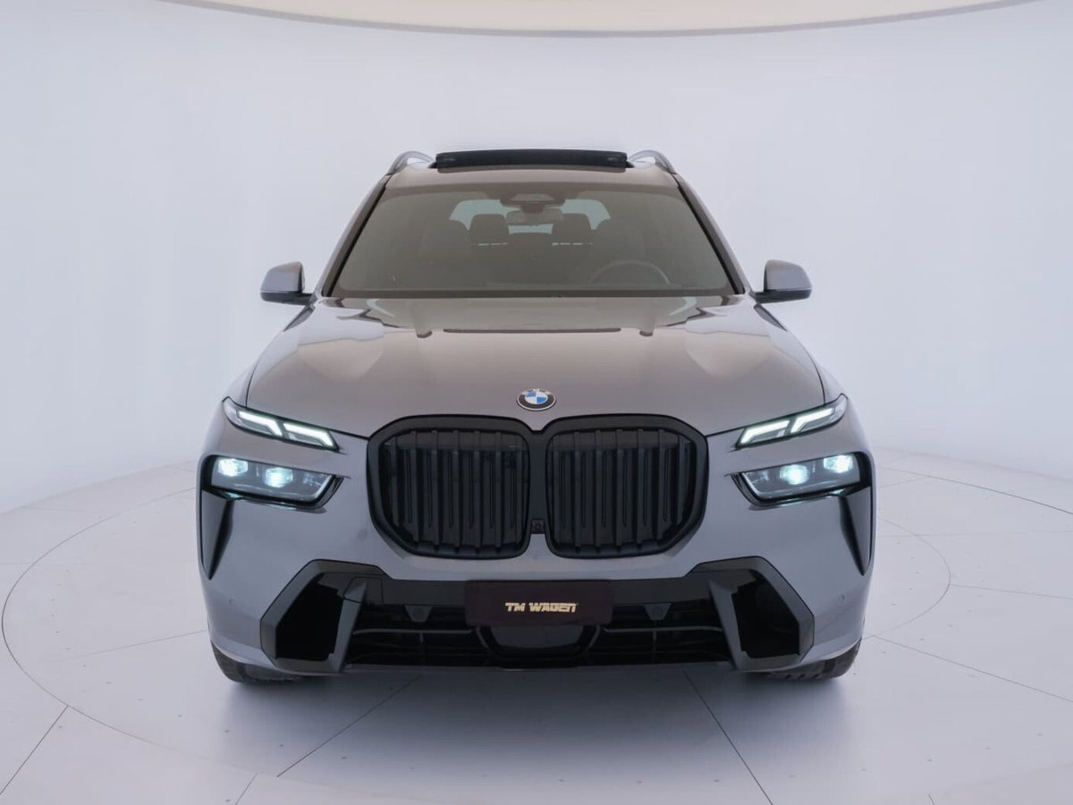 BMW X7 xDrive40d 48V (2)
