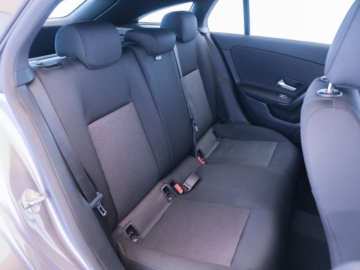 Mercedes-Benz CLA Shooting Brake 180 d Automatic Shooting Brake Business (14)