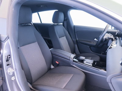 Mercedes-Benz CLA Shooting Brake 180 d Automatic Shooting Brake Business (15)