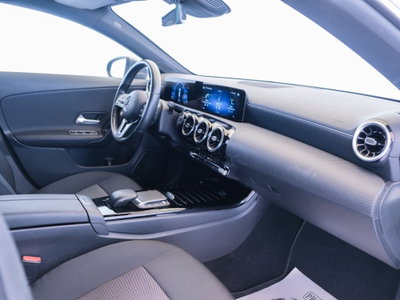Mercedes-Benz CLA Shooting Brake 180 d Automatic Shooting Brake Business (17)