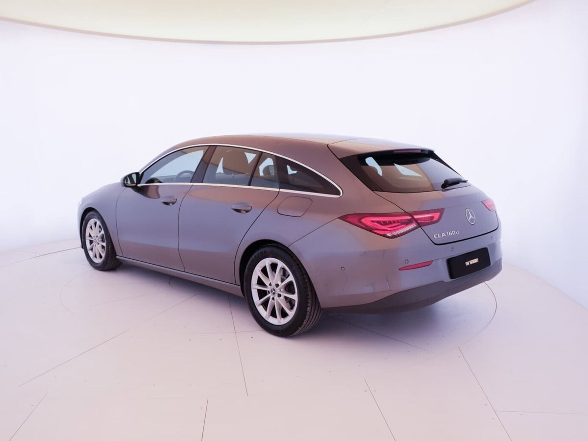 Mercedes-Benz CLA Shooting Brake 180 d Automatic Shooting Brake Business (9)