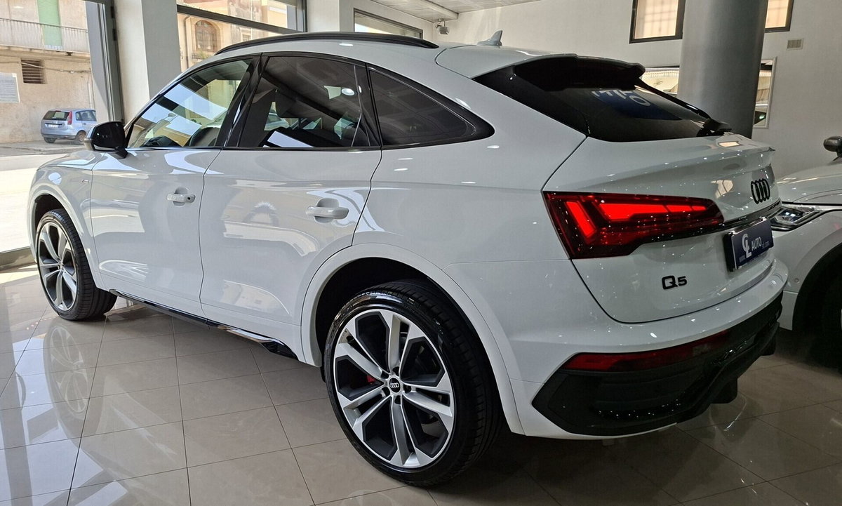 Audi Q5 Sportback 40 2.0 tdi mhev 12V S line Plus quattro s-tronic (4)