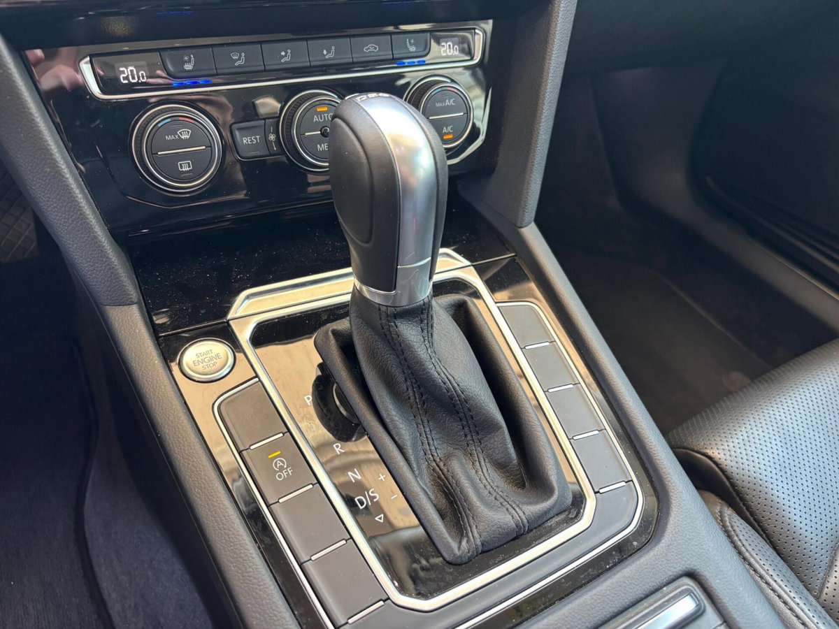 Volkswagen Passat Variant 2.0 TDI DSG Executive BlueMotion Tech. (17)