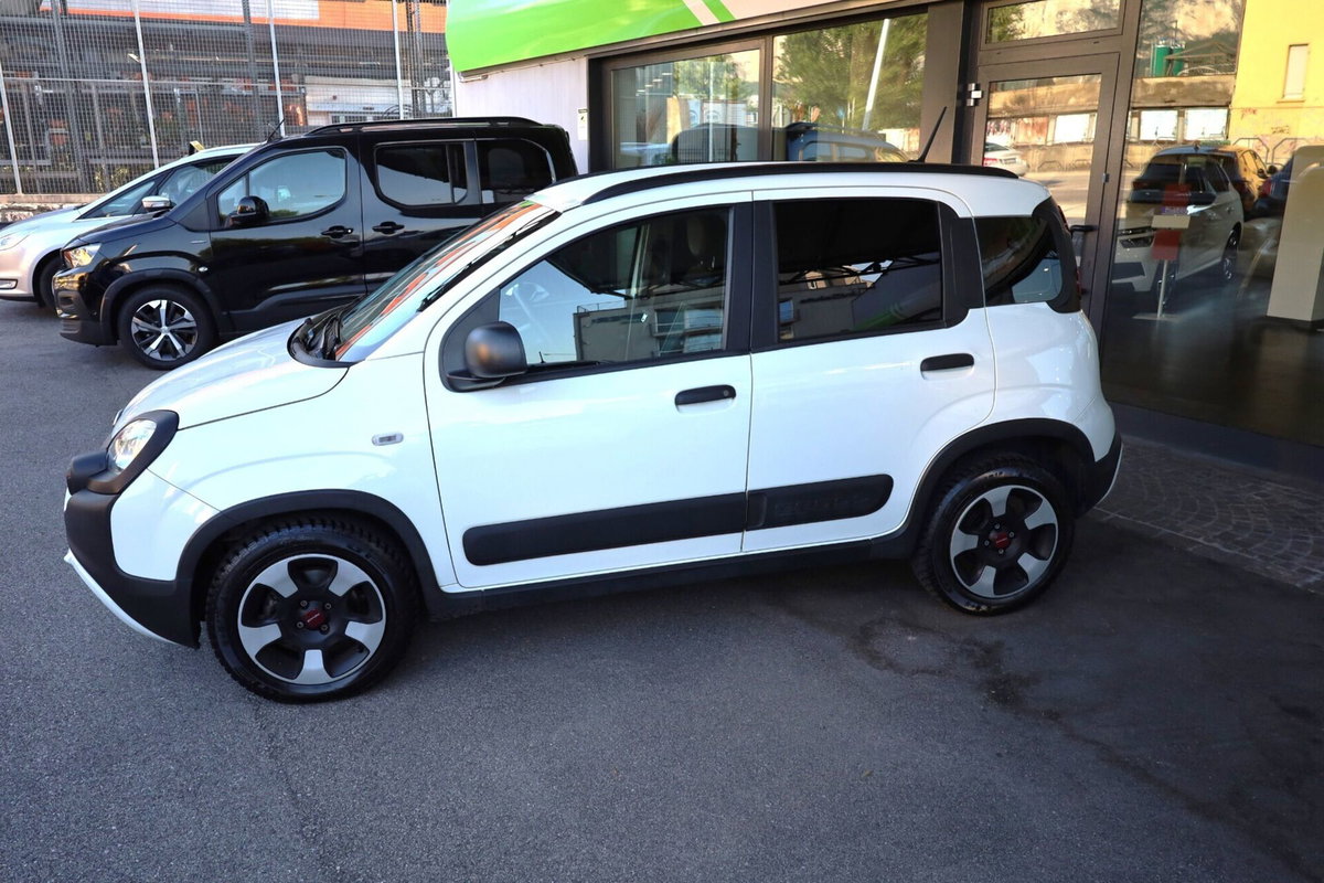 Fiat Panda 1.0 FireFly S&S Hybrid City Cross (3)