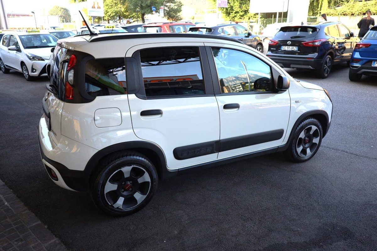 Fiat Panda 1.0 FireFly S&S Hybrid City Cross (5)