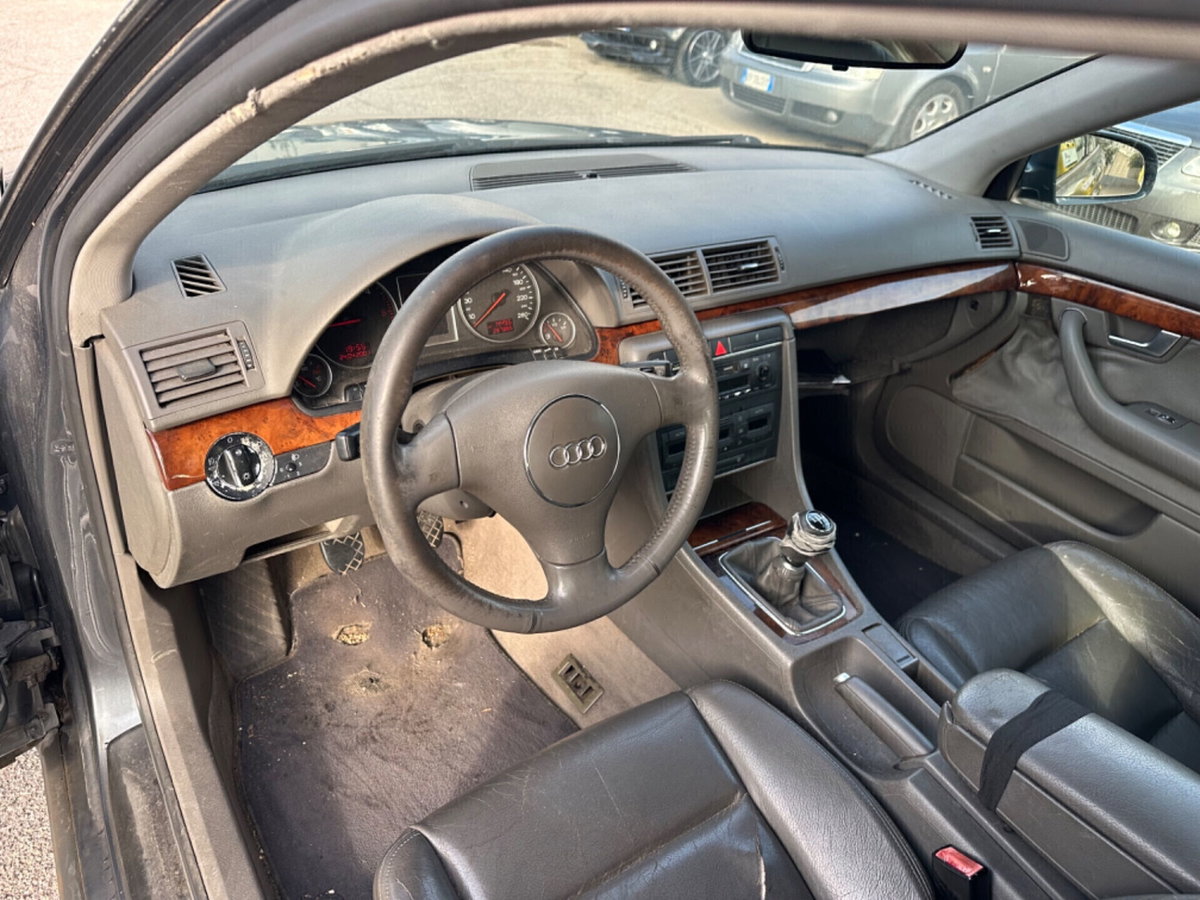 Audi A4 2.5 V6 TDI (10)