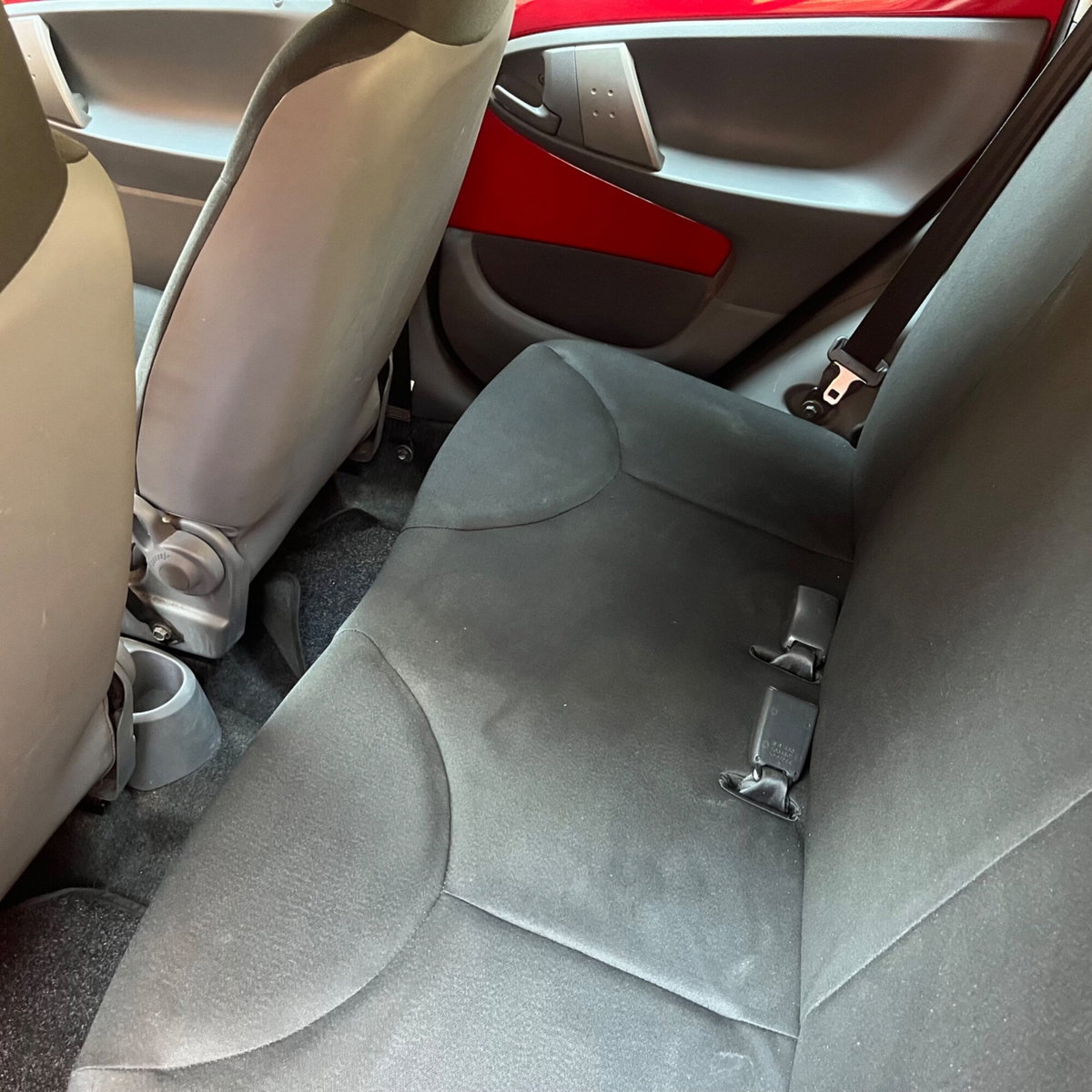 Toyota Aygo 1.0 12V VVT-i 5 porte (10)