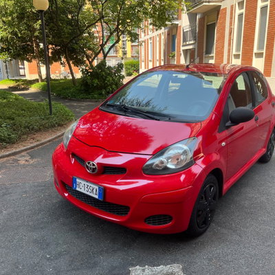 Toyota Aygo 1.0 12V VVT-i 5 porte (2)