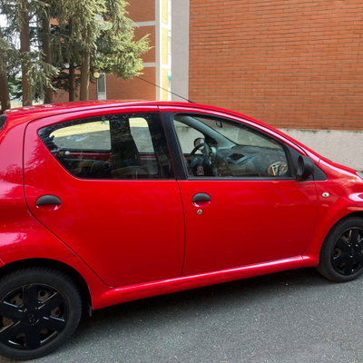 Toyota Aygo 1.0 12V VVT-i 5 porte (4)