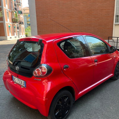 Toyota Aygo 1.0 12V VVT-i 5 porte (5)