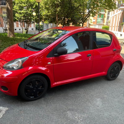 Toyota Aygo 1.0 12V VVT-i 5 porte (6)