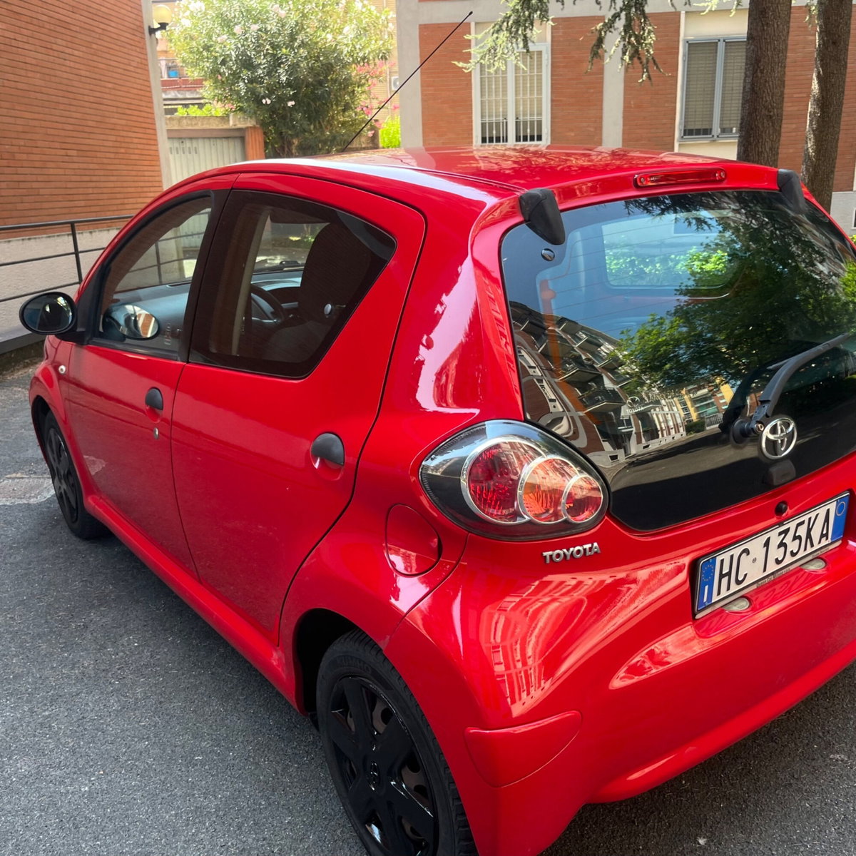 Toyota Aygo 1.0 12V VVT-i 5 porte (7)