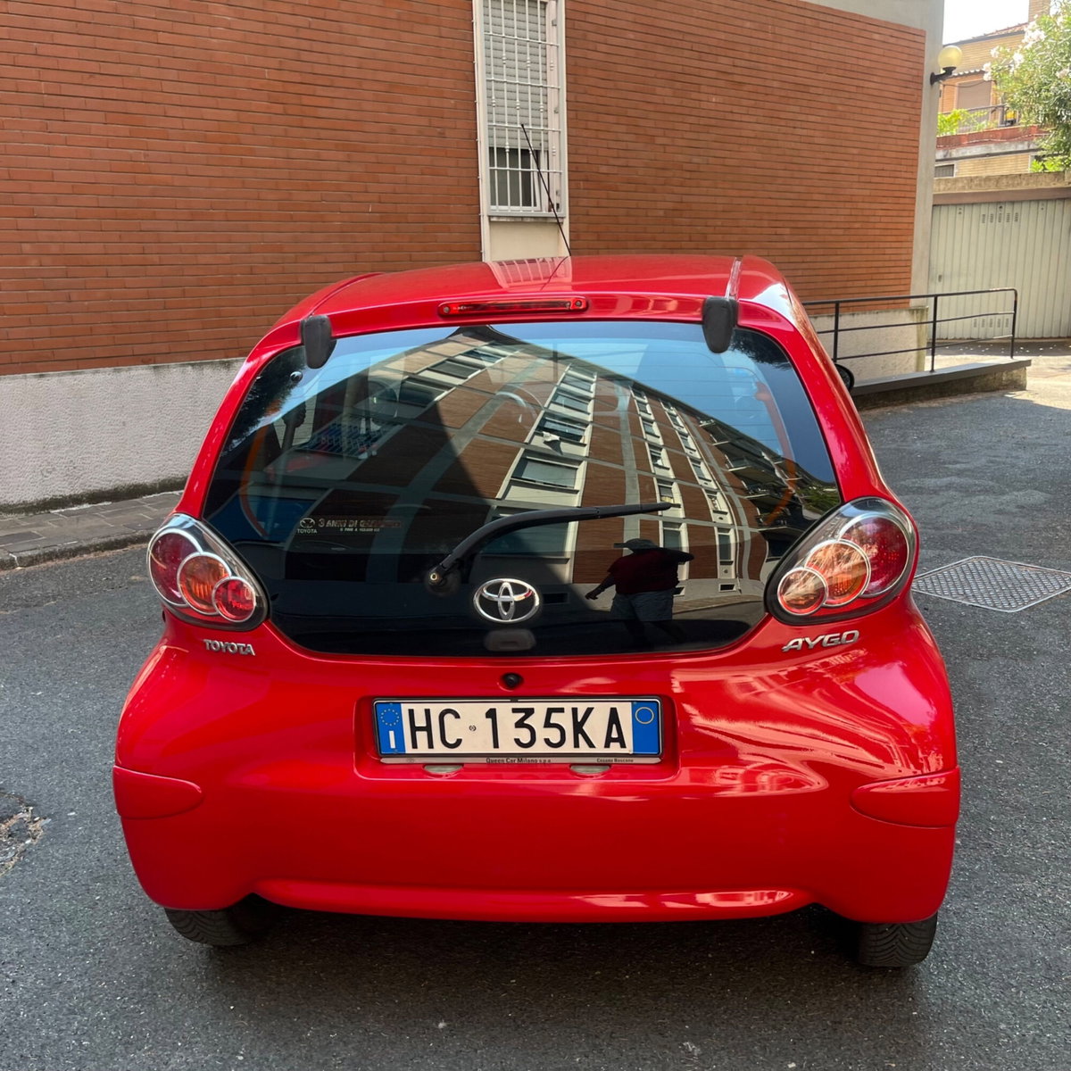 Toyota Aygo 1.0 12V VVT-i 5 porte (8)