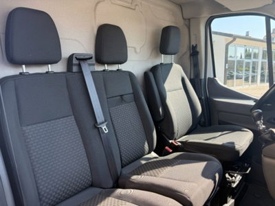 Ford Transit Furgone 350 2.0TDCi EcoBlue MHEV 130CV PL-TM Furgone Titan. (10)