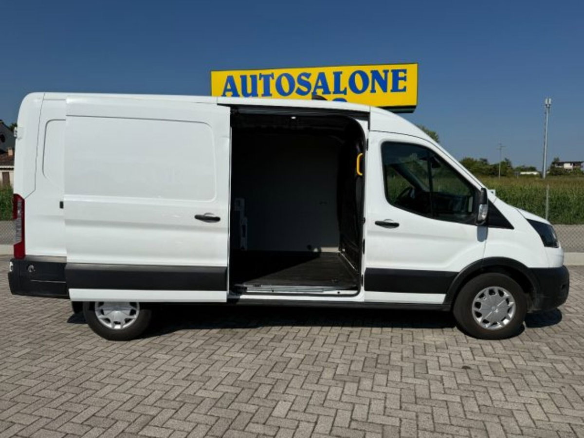 Ford Transit Furgone 350 2.0TDCi EcoBlue MHEV 130CV PL-TM Furgone Titan. (5)