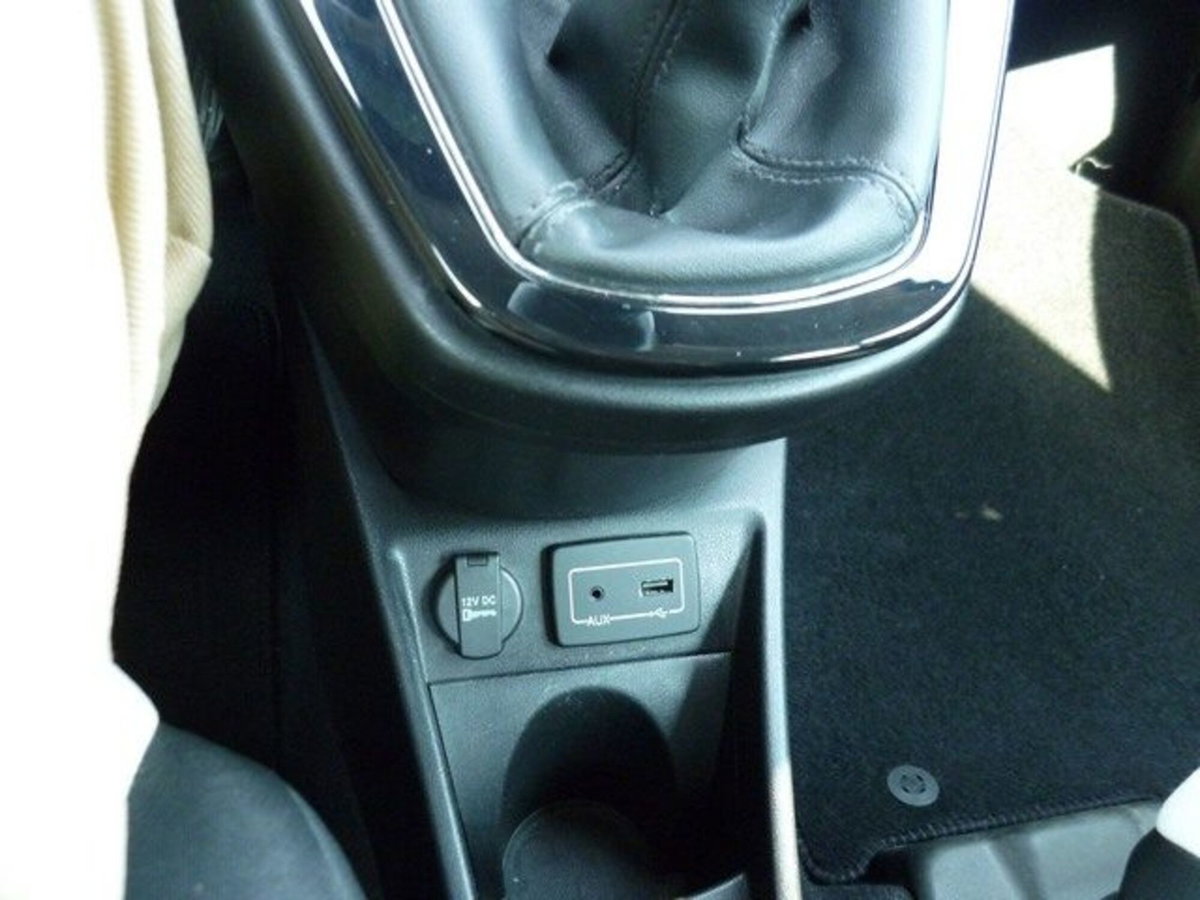 Lancia Ypsilon 1.2 69 CV 5 porte Gold (13)
