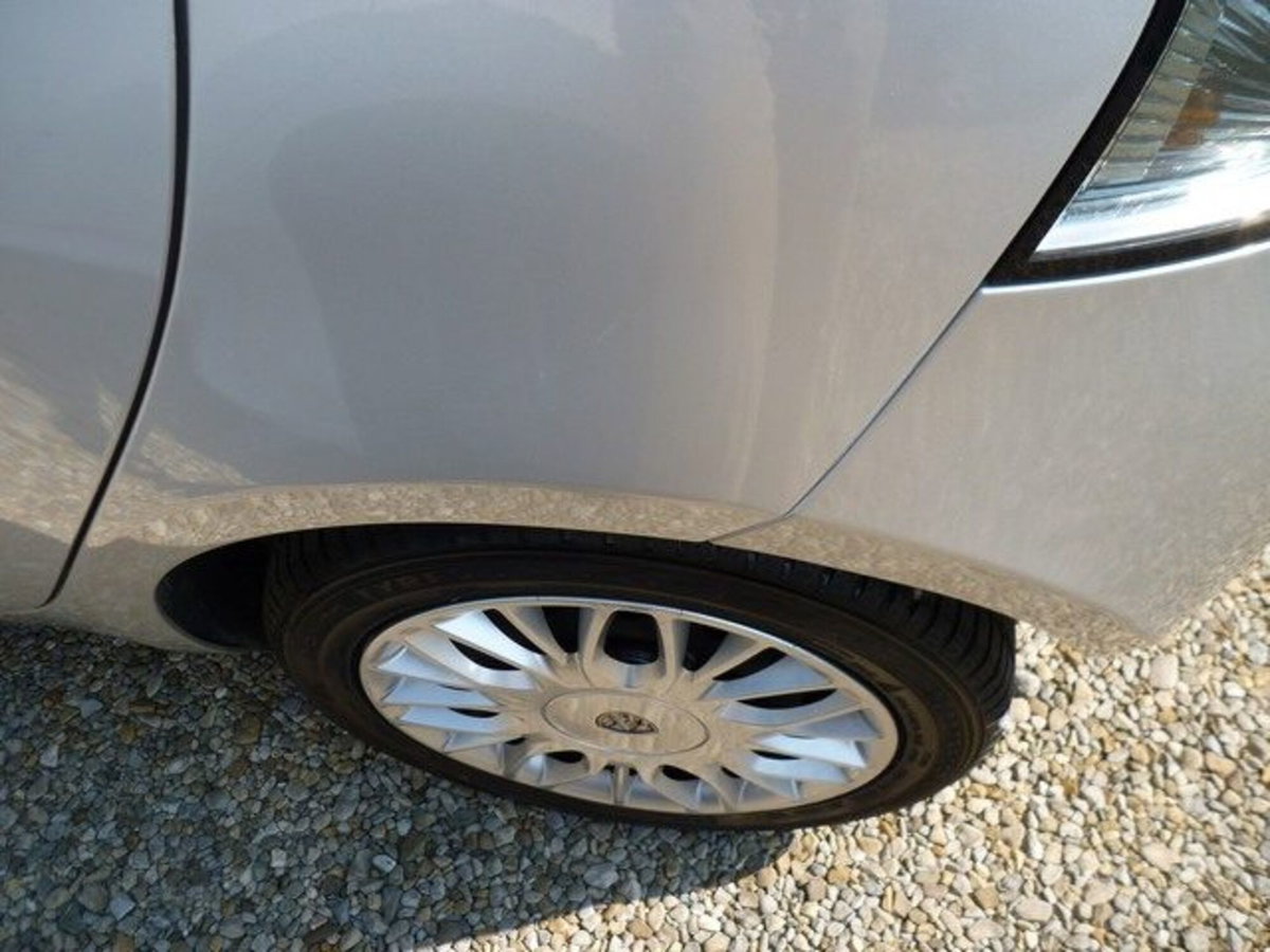 Lancia Ypsilon 1.2 69 CV 5 porte Gold (16)