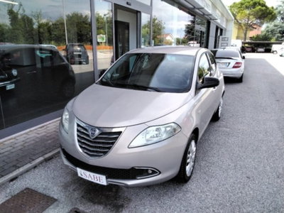 Lancia Ypsilon 1.2 69 CV 5 porte Platinum (3)