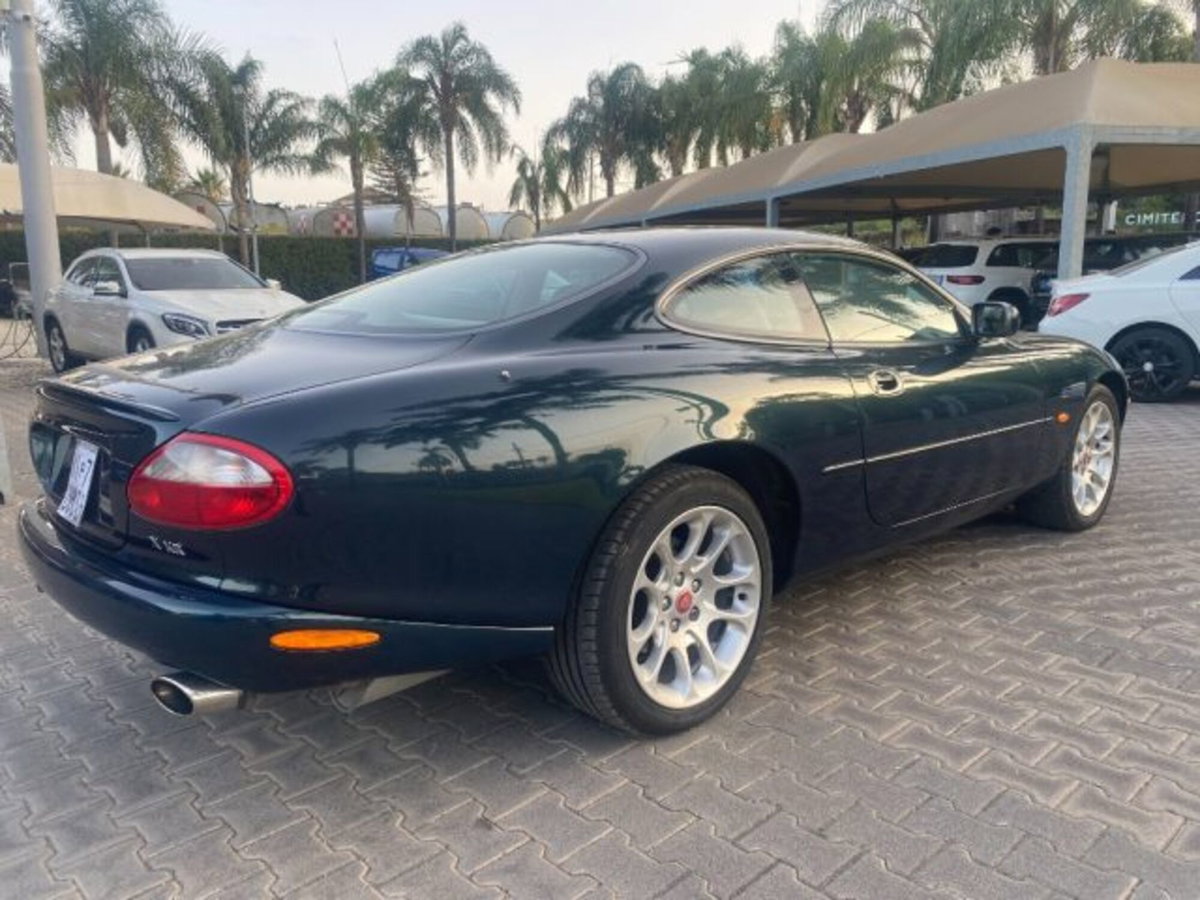 Jaguar XKR 4.0 Coupé (3)
