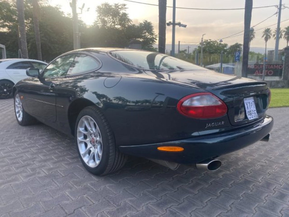 Jaguar XKR 4.0 Coupé (4)