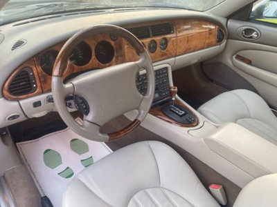 Jaguar XKR 4.0 Coupé (5)