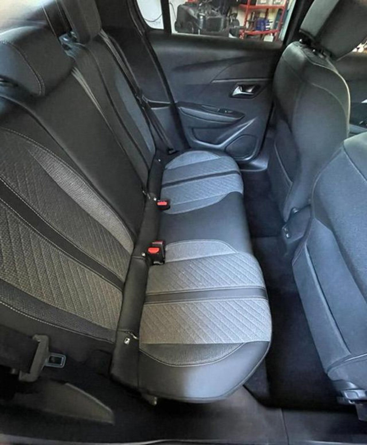 Peugeot 208 PureTech 100 Stop&Start 5 porte Allure (11)