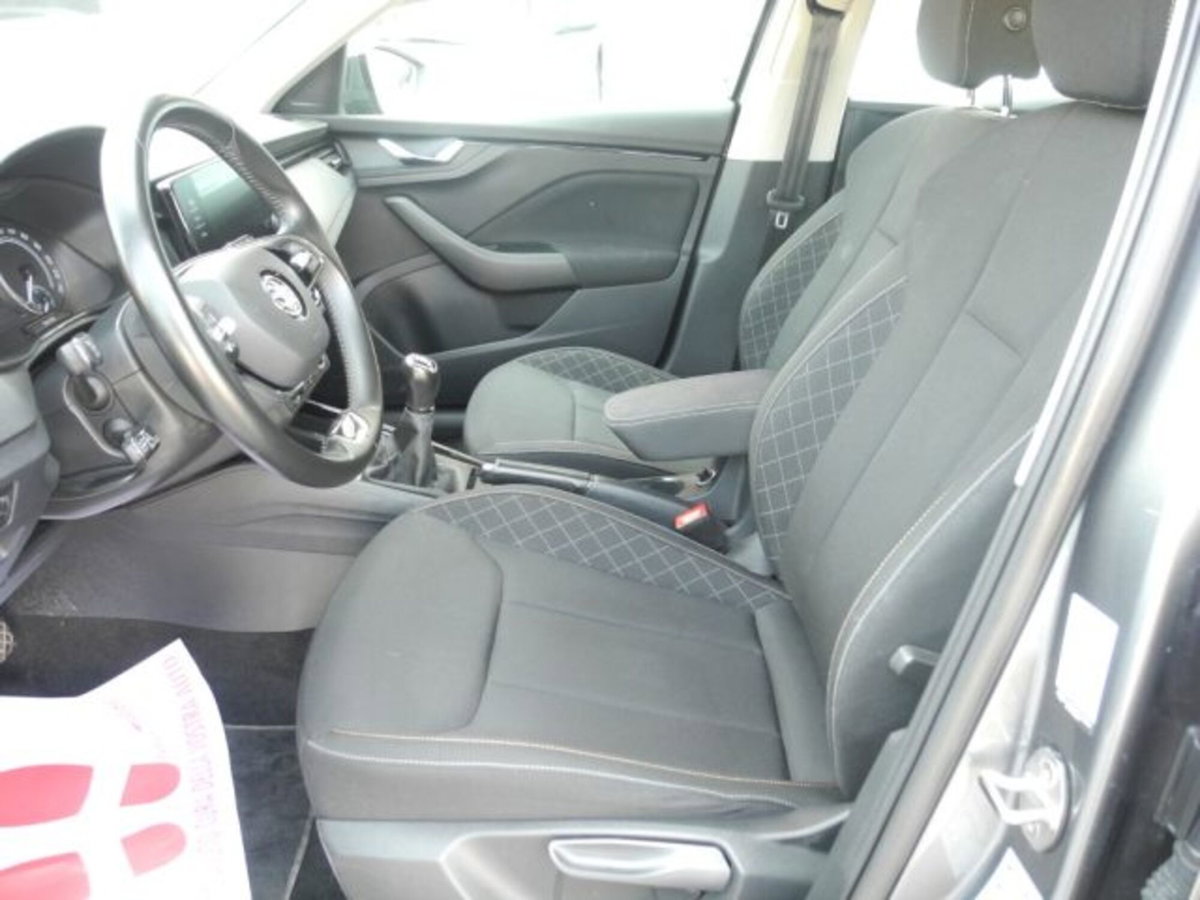 Skoda Kamiq 1.0 TSI 110 CV DSG Ambition (12)