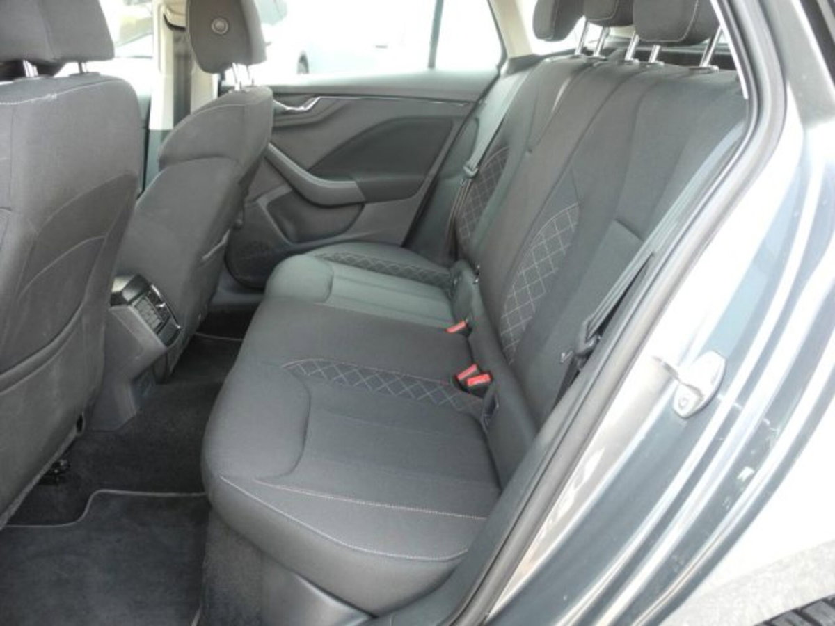 Skoda Kamiq 1.0 TSI 110 CV DSG Ambition (13)