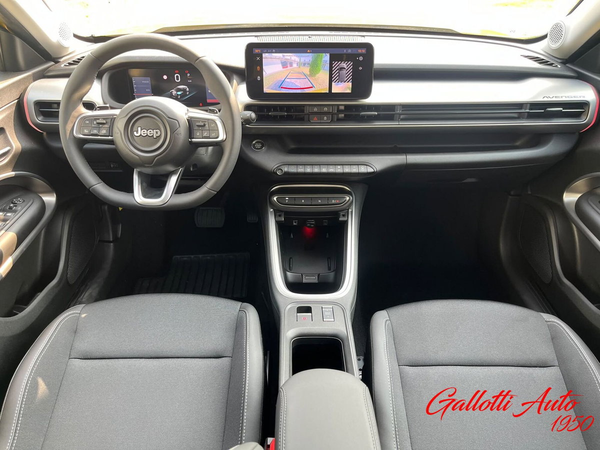 Jeep Avenger 1.2 turbo e-hybrid mhev Summit fwd 110cv edct6 (11)