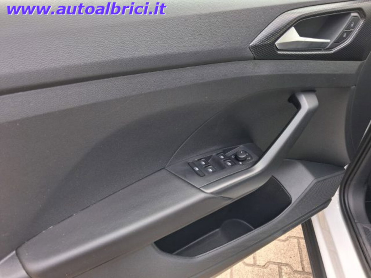Volkswagen T-Cross 1.0 tsi Life 95cv (12)