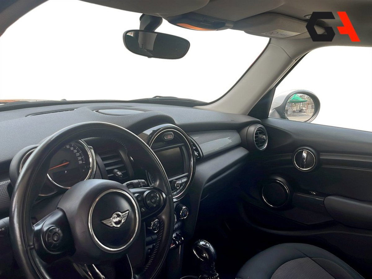 MINI Mini 1.5 Cooper D 5 porte (9)
