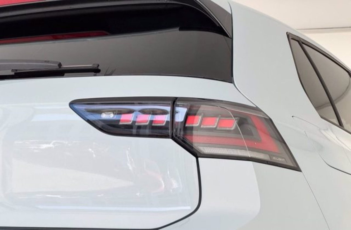 Volkswagen Golf 1.5 tsi ehybrid GTE 272cv dsg (8)