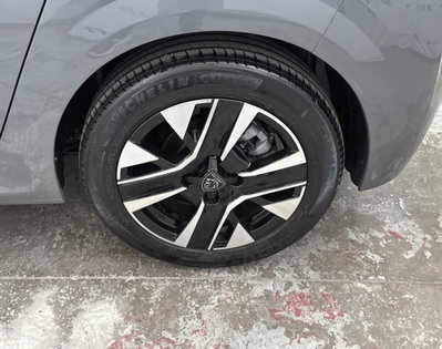Peugeot 208 BlueHDi 100 Stop&Start 5 porte Allure (9)