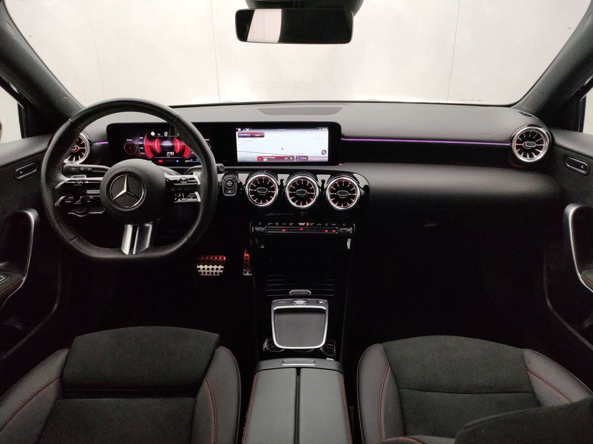 Mercedes-Benz Classe A Sedan 200 d AMG Line Premium Plus auto (11)