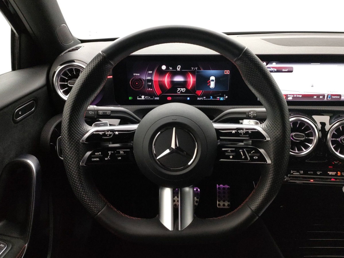 Mercedes-Benz Classe A Sedan 200 d AMG Line Premium Plus auto (12)