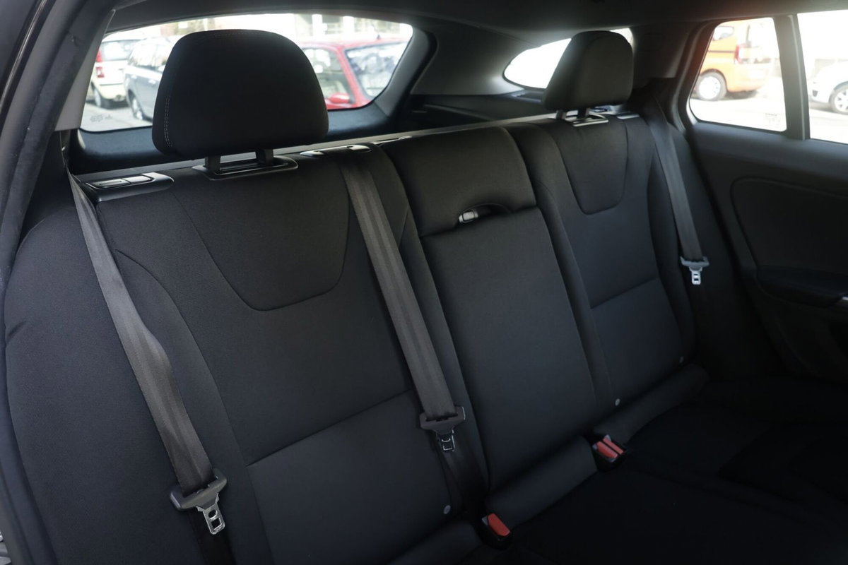 Volvo V60 D2 1.6 Kinetic (13)