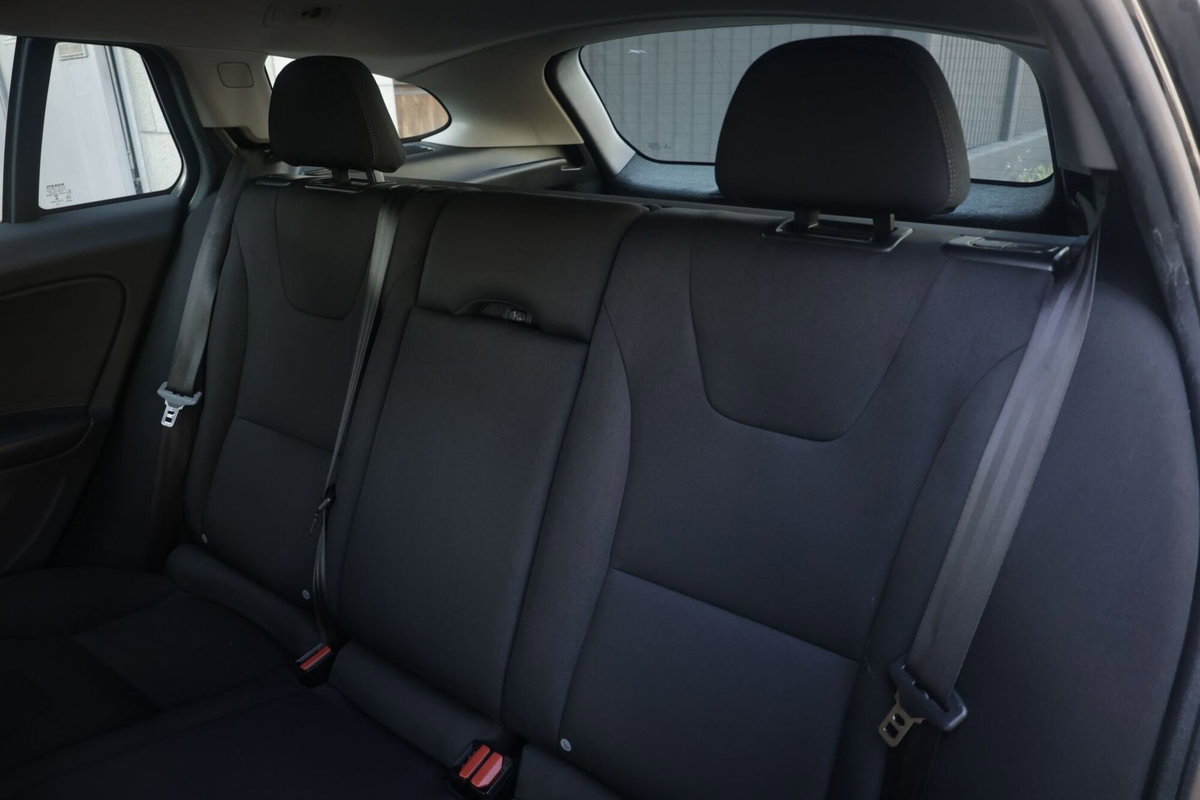Volvo V60 D2 1.6 Kinetic (3)