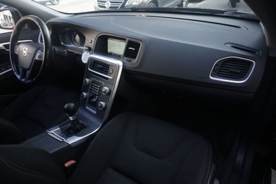 Volvo V60 D2 1.6 Kinetic (9)