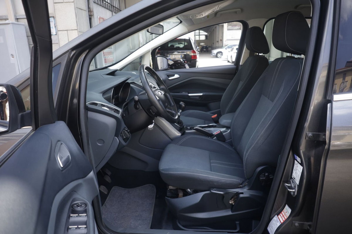 Ford C-Max 1.6 TDCi 115CV Titanium (17)