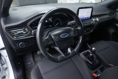 Ford Focus Station Wagon 1.5 TDCi 120 CV Start&Stop SW ST Line (7)
