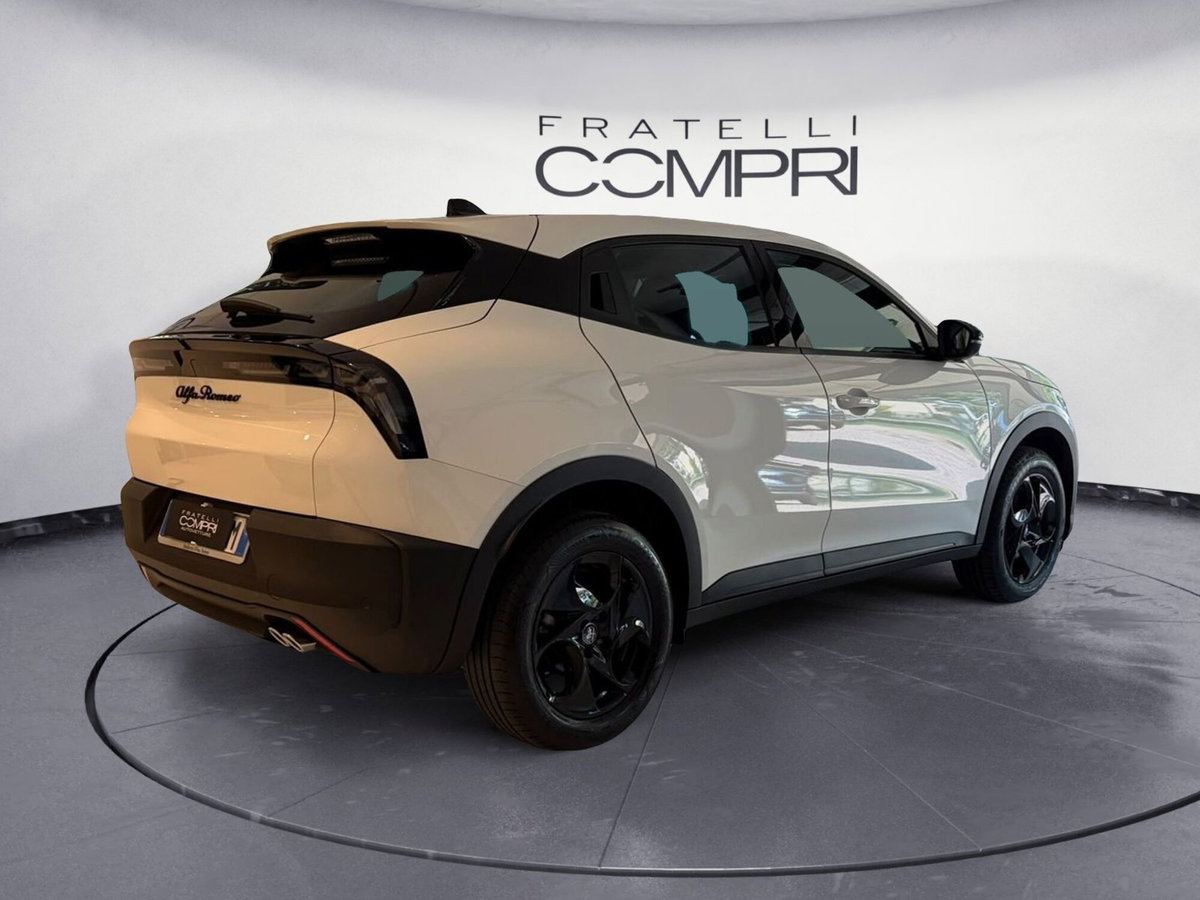 Alfa Romeo Junior 1.2 ibrida 145cv edct6 (3)