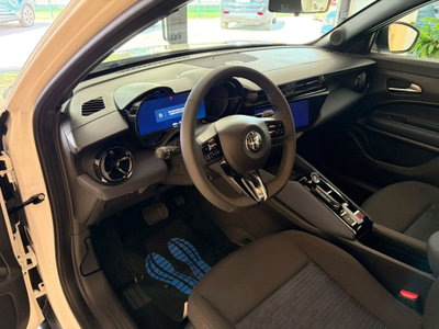 Alfa Romeo Junior 1.2 ibrida 145cv edct6 (8)